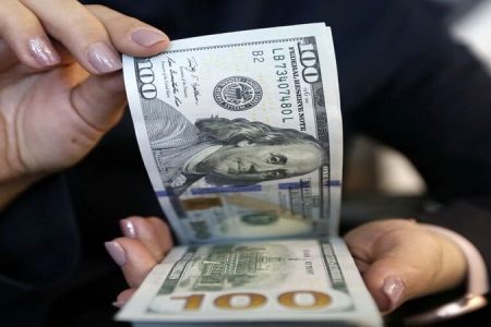 رفت و برگشت قیمت دلار