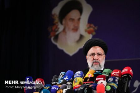 رییسی: آقایان می‌ترسند اسامی 11 بدهکار بانکی را اعلام کنند