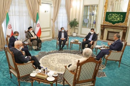 آیت‌الله رئیسی: دوران رقابت انتخاباتی پایان یافته است/ آغاز دوره رفاقت و همدلی برای حل مشکلات مردم