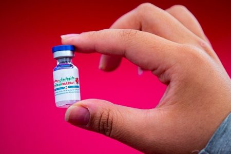 اعتراض شهروندان به روند واکسیناسیون/ درباره اثربخشی واکسن داخلی باید به جامعه اطمینان دهند