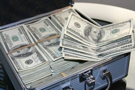 کاهش ارزش دلار در بازار جهانی