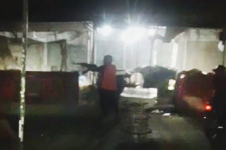یک کشته و ۱۴ زخمی طی تیراندازی مستقیم اغتشاشگران در ایذه
