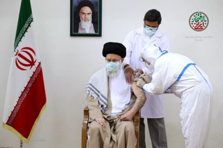 پیش از ظهر امروز؛ رهبر انقلاب نوبت دوم واکسن ایرانی کرونا را دریافت کردند