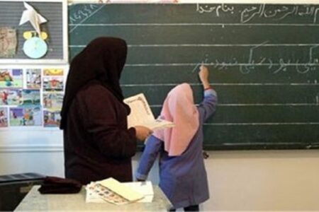فوق العاده ویژه معلمان، مطابق قانون در شهریور پرداخت می‌شود