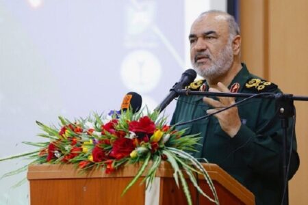 کسانی که صدای‌شان پژواک آمریکا است در کشور جایگاهی ندارند