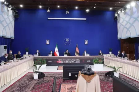 رییس جمهور در اولین جلسه هیات دولت:شرایط کنونی شایسته ملت بزرگ ایران نیست/مقابله با کرونا و تأمین معیشت مردم اولویت های مهم دولت است