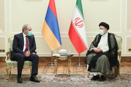 رئیسی در دیدار نخست وزیر ارمنستان: ایران برای تعمیق صلح و ثبات در منطقه از هیچ تلاشی دریغ نمی کند