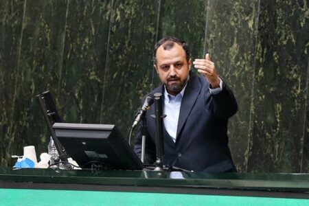 خاندوزی:امضاهای طلایی با تصویب طرح صدور مجوزهای کسب‌وکار کاهش می‌یابد