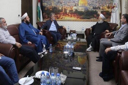 دیدار هیاتی از اتحادیه علمای مقاومت با زیاد النخاله و تاکید بر شکست سازشگران