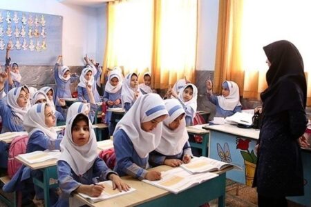 هنوز برای افراد زیر ۱۲ سال واکسن مطمئن نداریمرعایت پروتکل‌های بهداشتی در بازگشایی‌ مدارس الزامی است